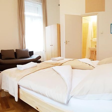 Westend Minihotel Budapest Esterno foto