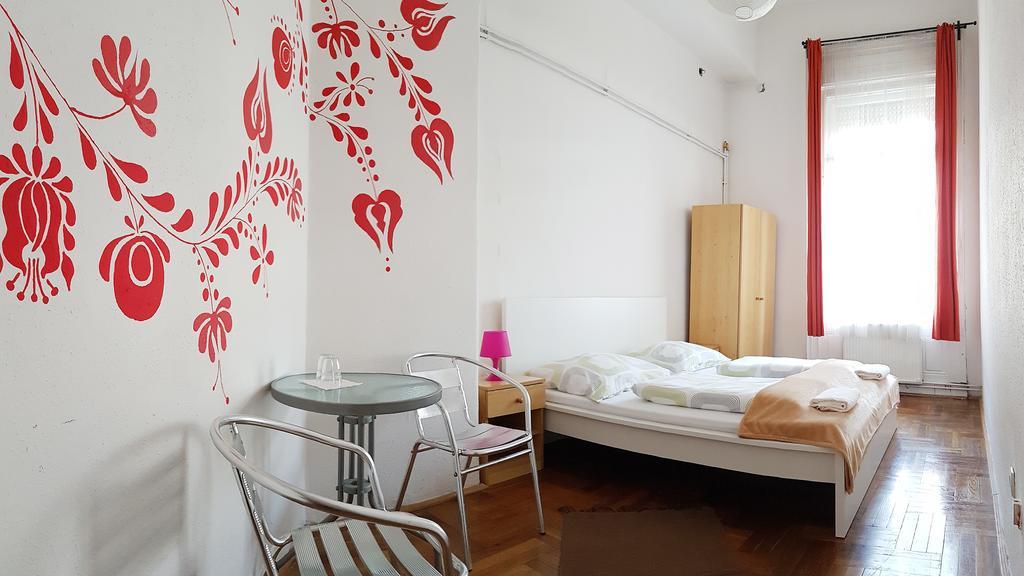 Westend Minihotel Budapest Esterno foto
