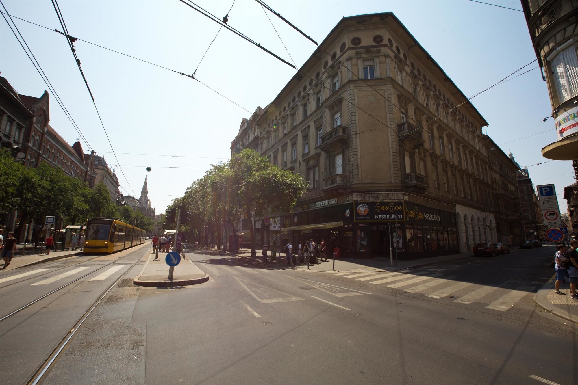 Westend Minihotel Budapest Esterno foto